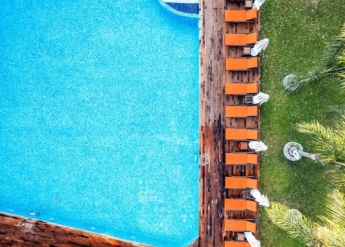 بودروم بيتش ريزورت 4* غومْبيت